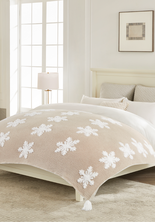 TSC x Amber Massey: 3D Snowflake Buttery Blanket