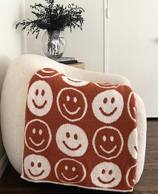 Two-Tone Smiley Buttery Blanket – The Styled Collection